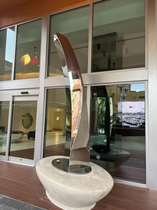 Active With Contract: $4,200 (1 beds, 1 baths, 740 Square Feet)