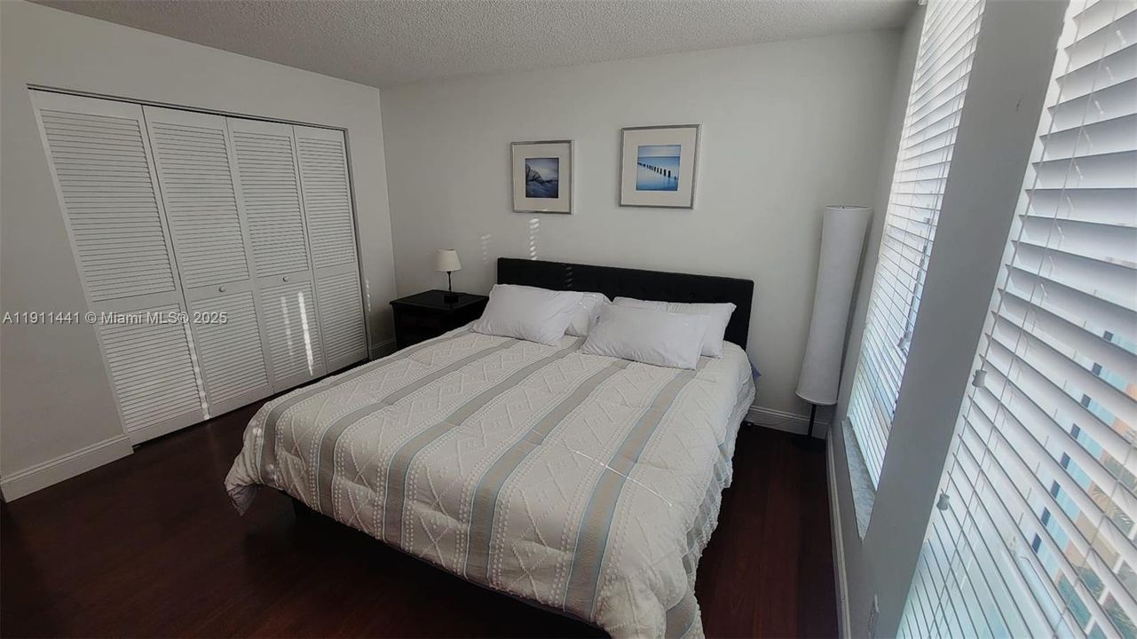 Active With Contract: $4,200 (1 beds, 1 baths, 740 Square Feet)