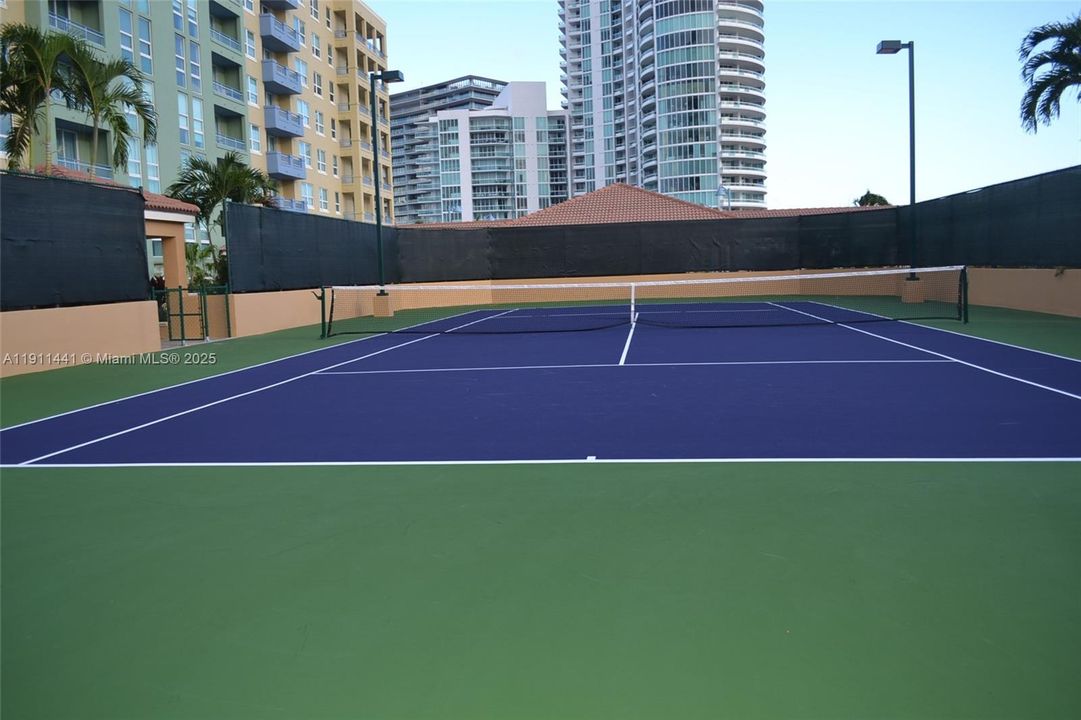 Active With Contract: $4,200 (1 beds, 1 baths, 740 Square Feet)