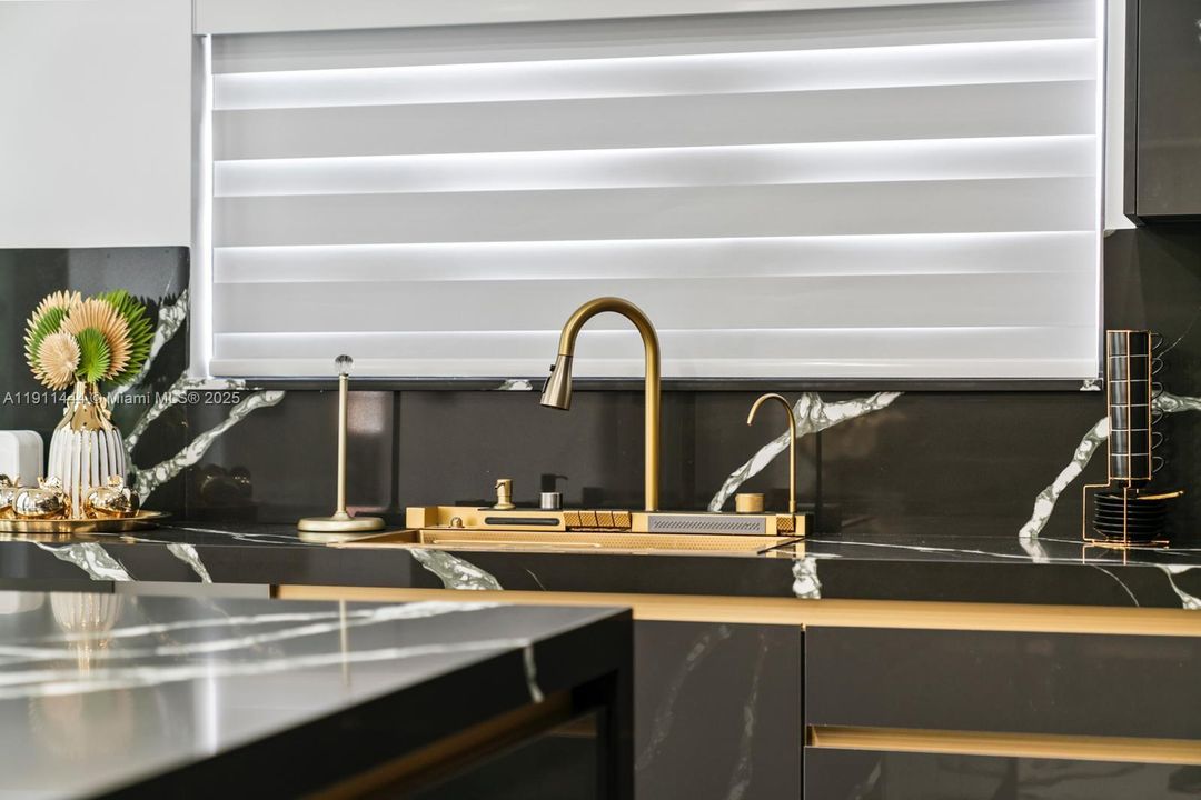 На продажу: $1,539,000 (4 спален, 3 ванн, 2528 Квадратных фут)