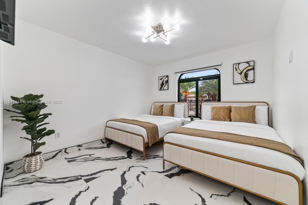 На продажу: $1,539,000 (4 спален, 3 ванн, 2528 Квадратных фут)