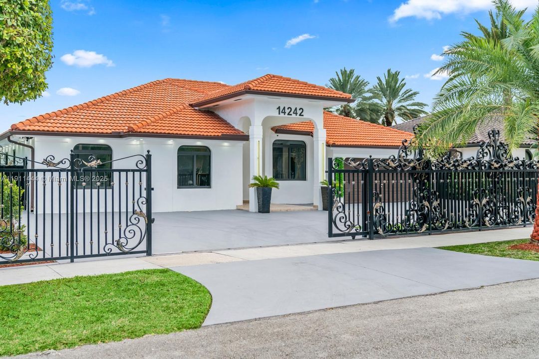 На продажу: $1,539,000 (4 спален, 3 ванн, 2528 Квадратных фут)