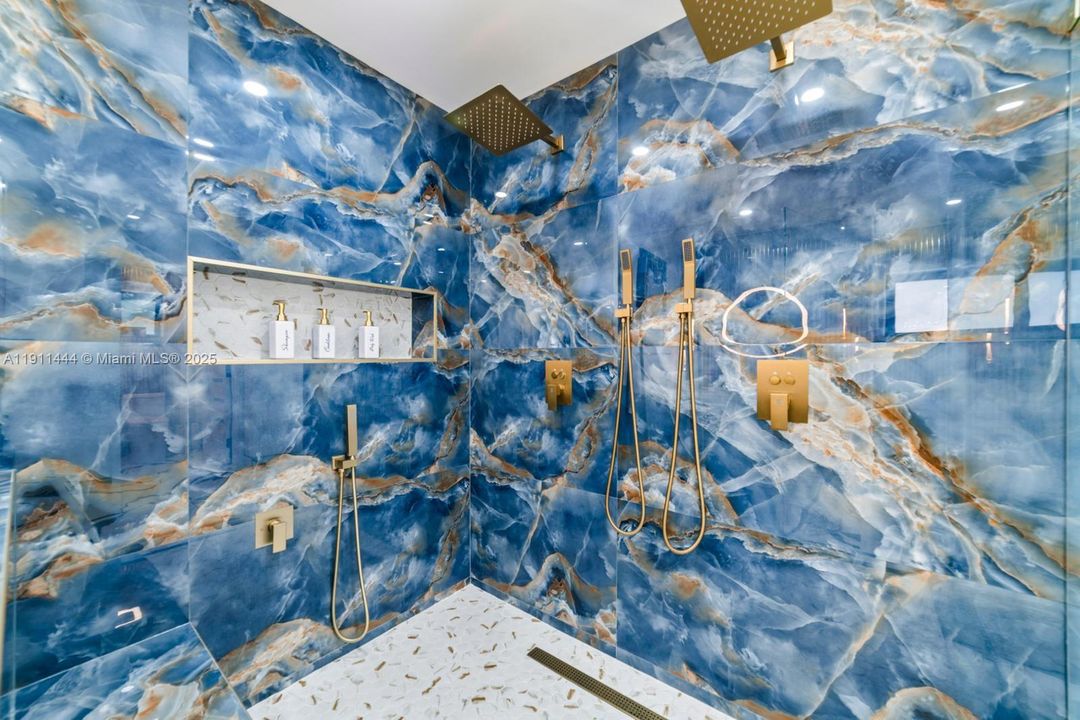 На продажу: $1,539,000 (4 спален, 3 ванн, 2528 Квадратных фут)