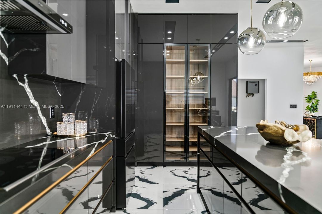 На продажу: $1,539,000 (4 спален, 3 ванн, 2528 Квадратных фут)