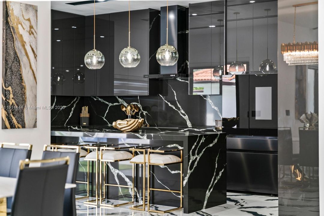 На продажу: $1,539,000 (4 спален, 3 ванн, 2528 Квадратных фут)