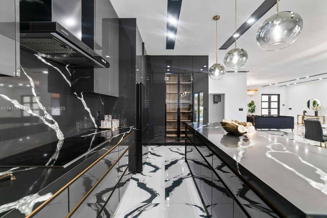 На продажу: $1,539,000 (4 спален, 3 ванн, 2528 Квадратных фут)