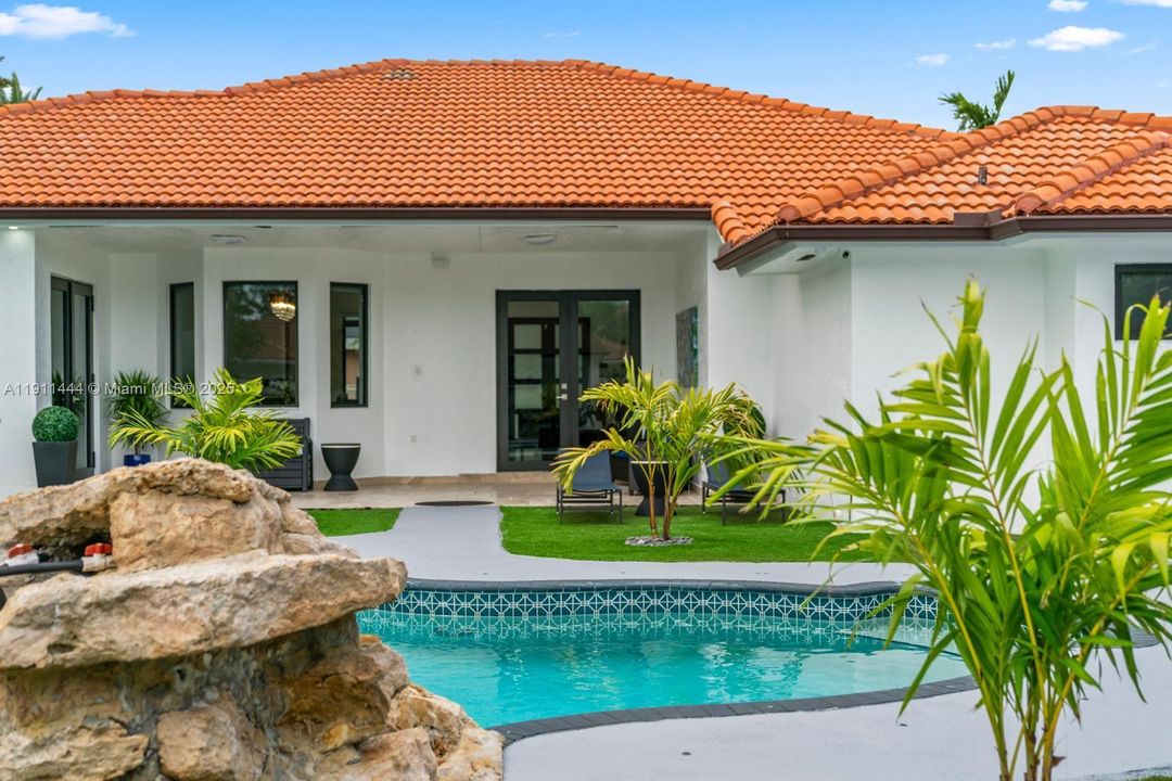 На продажу: $1,539,000 (4 спален, 3 ванн, 2528 Квадратных фут)