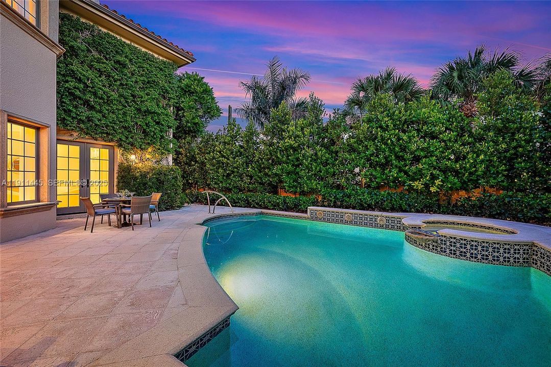 待售: $16,000,000 (4 贝兹, 4 浴室, 4195 平方英尺)