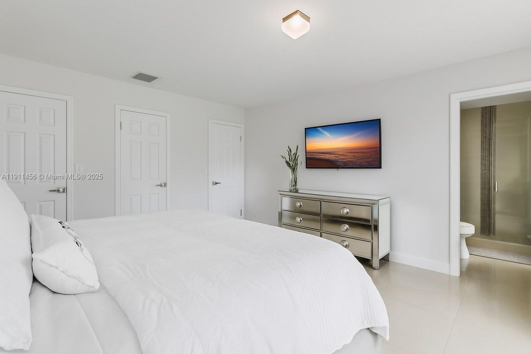 合同活跃: $679,000 (3 贝兹, 2 浴室, 1629 平方英尺)