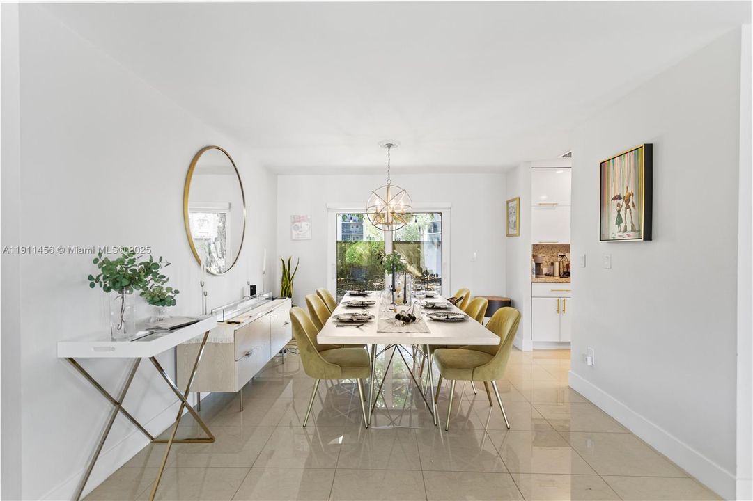 合同活跃: $679,000 (3 贝兹, 2 浴室, 1629 平方英尺)