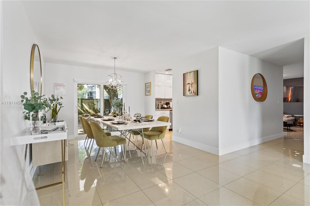 合同活跃: $679,000 (3 贝兹, 2 浴室, 1629 平方英尺)