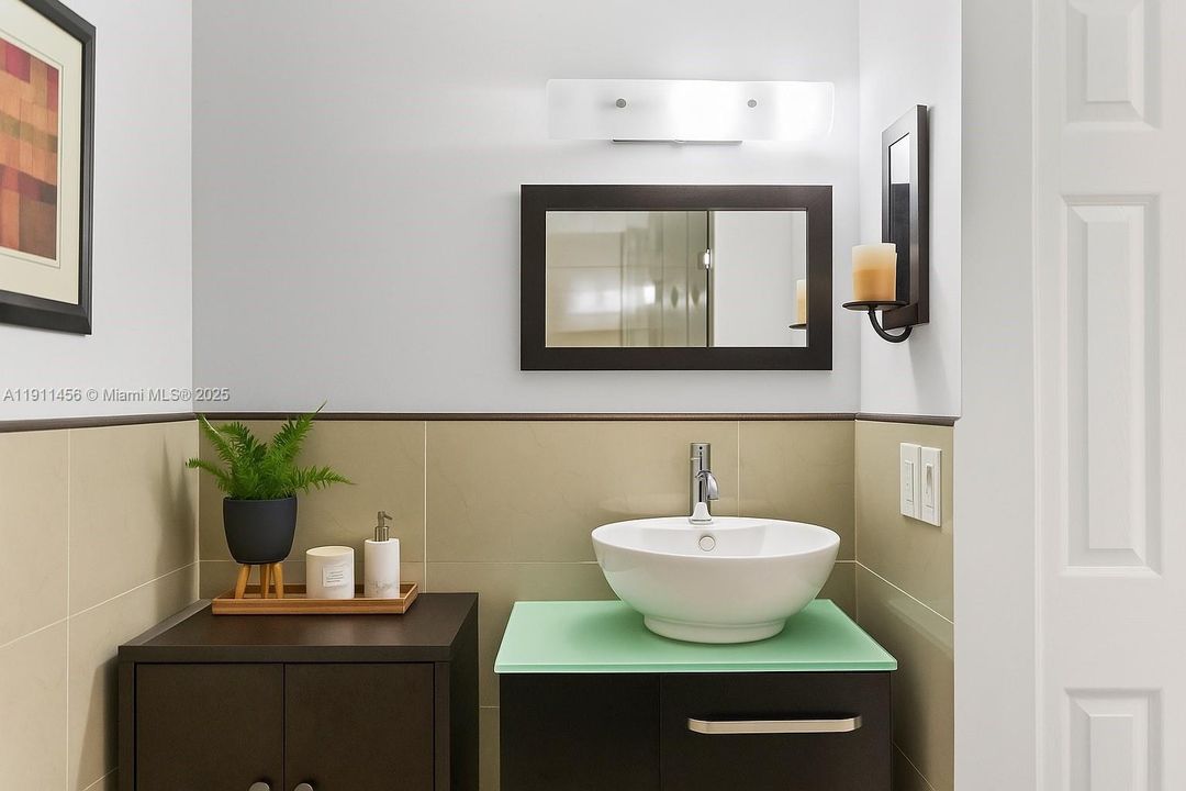 合同活跃: $679,000 (3 贝兹, 2 浴室, 1629 平方英尺)