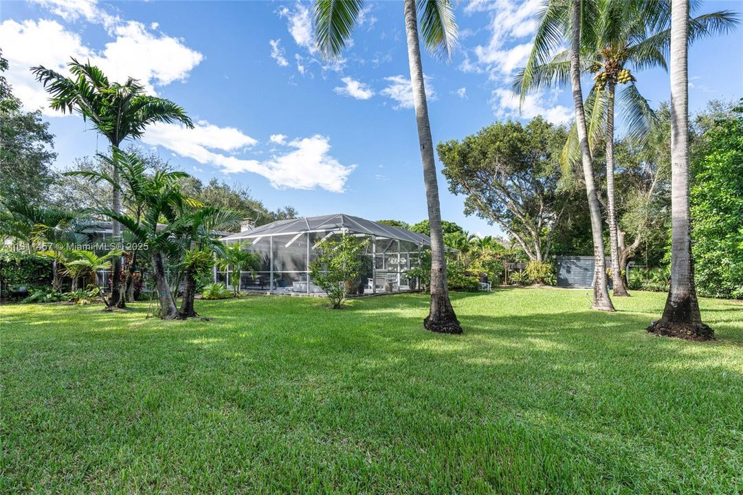 For Sale: $1,650,000 (3 beds, 2 baths, 1415 Square Feet)