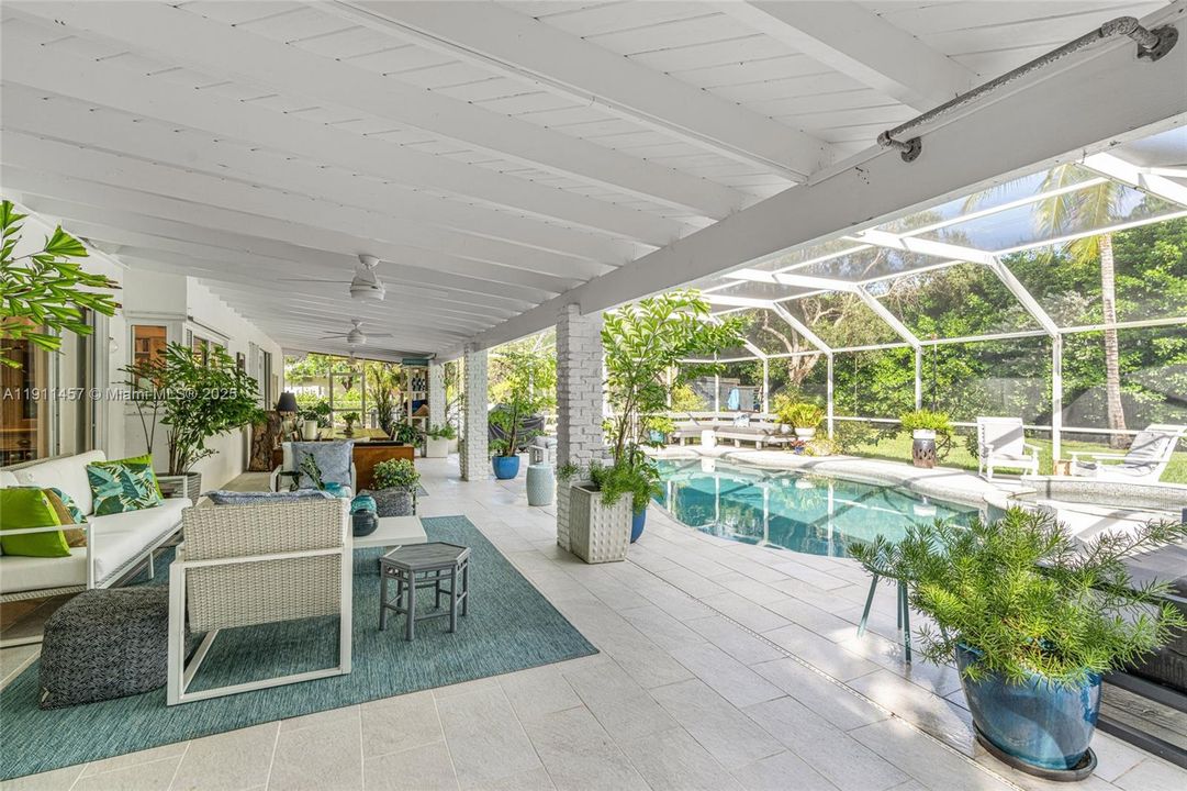 For Sale: $1,650,000 (3 beds, 2 baths, 1415 Square Feet)