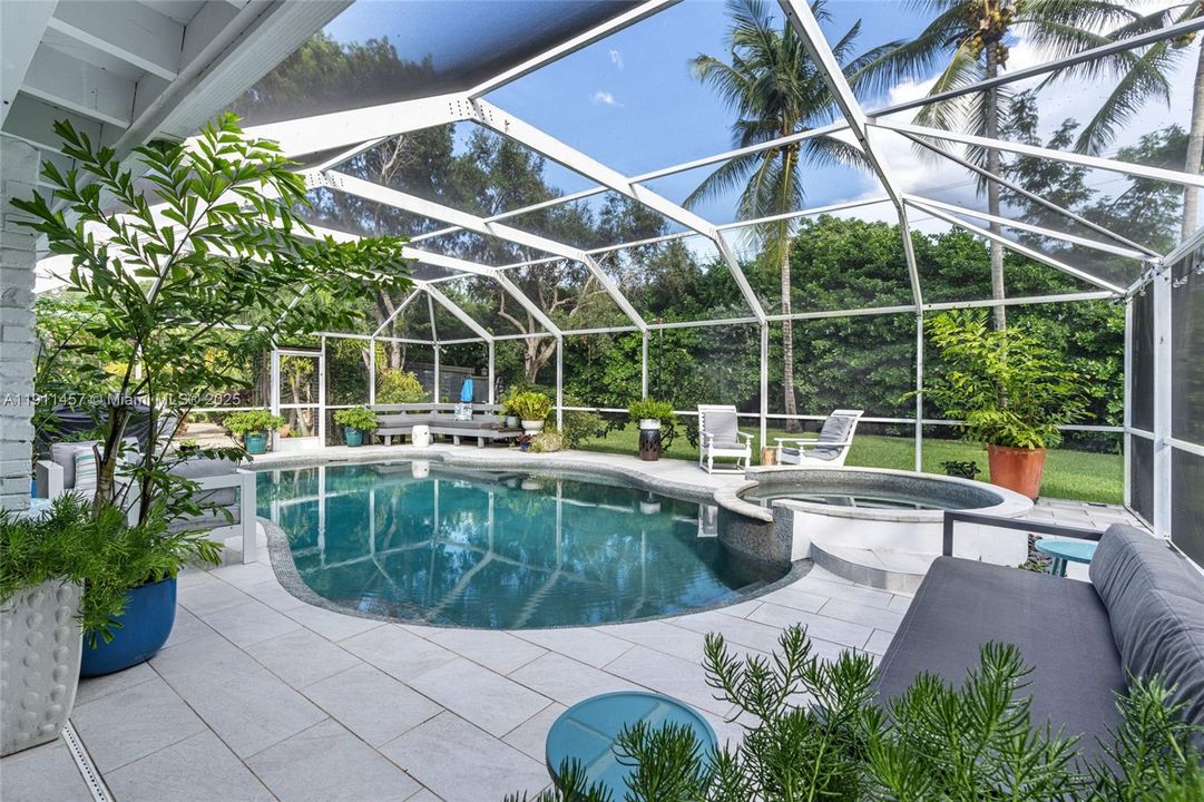 For Sale: $1,650,000 (3 beds, 2 baths, 1415 Square Feet)