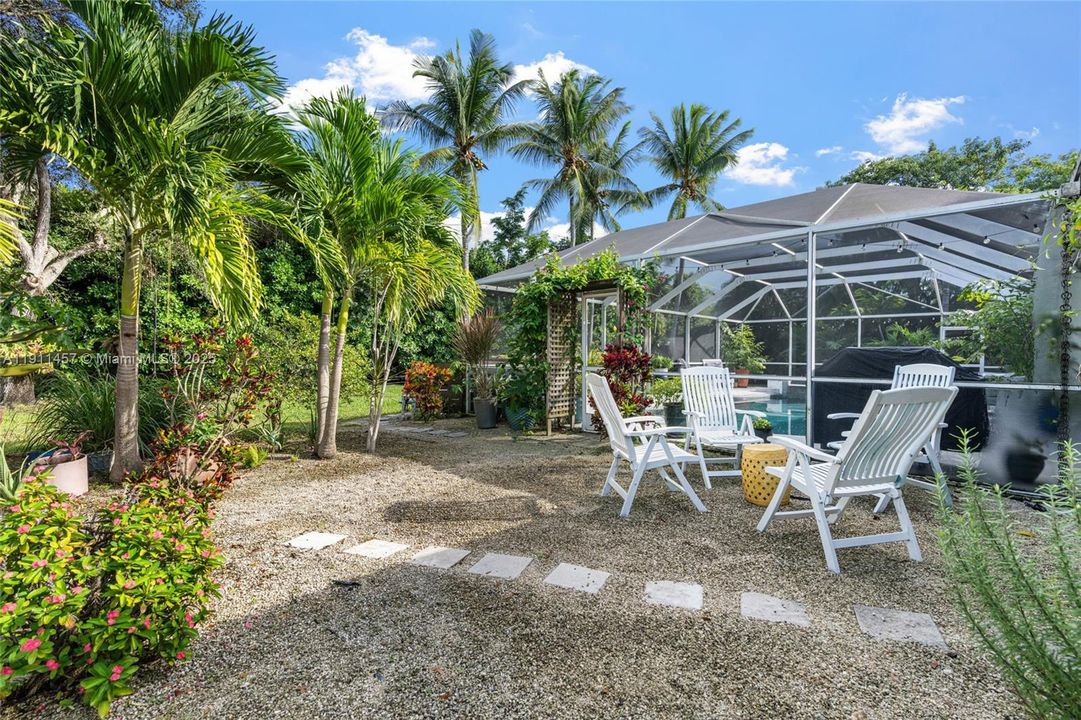 For Sale: $1,650,000 (3 beds, 2 baths, 1415 Square Feet)