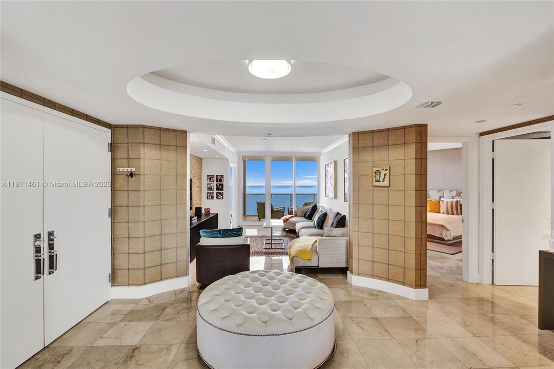 En Venta: $1,850,000 (3 camas, 2 baños, 1900 Pies cuadrados)