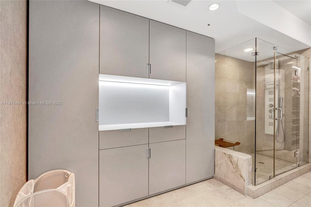 En Venta: $1,850,000 (3 camas, 2 baños, 1900 Pies cuadrados)