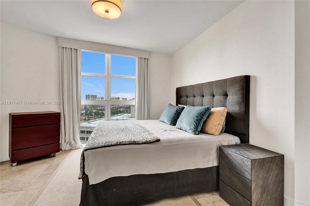 En Venta: $1,850,000 (3 camas, 2 baños, 1900 Pies cuadrados)