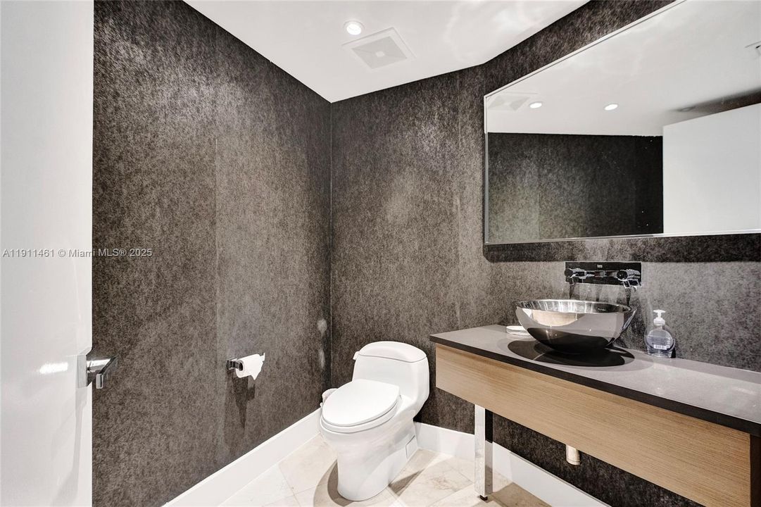 En Venta: $1,850,000 (3 camas, 2 baños, 1900 Pies cuadrados)