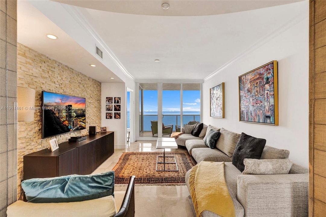 En Venta: $1,850,000 (3 camas, 2 baños, 1900 Pies cuadrados)