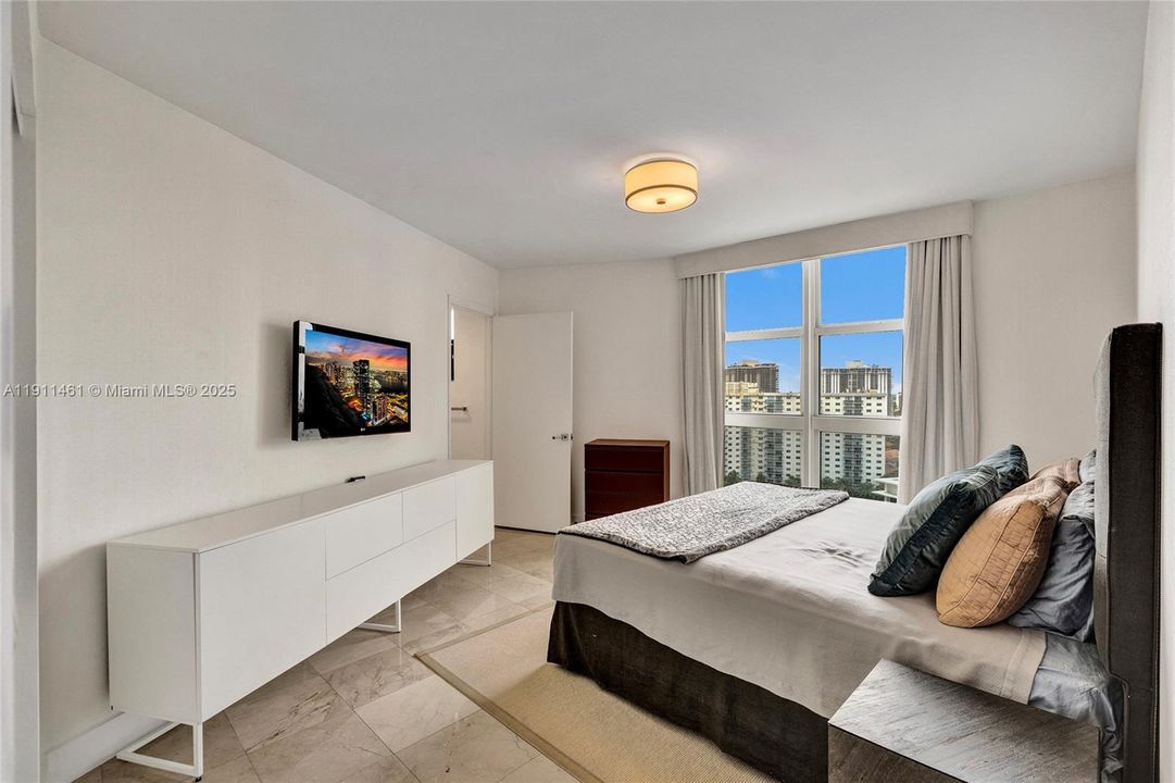 En Venta: $1,850,000 (3 camas, 2 baños, 1900 Pies cuadrados)