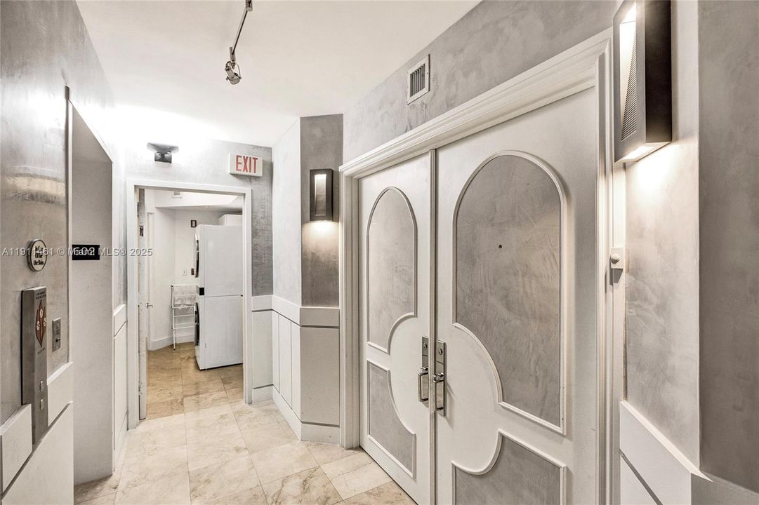 En Venta: $1,850,000 (3 camas, 2 baños, 1900 Pies cuadrados)