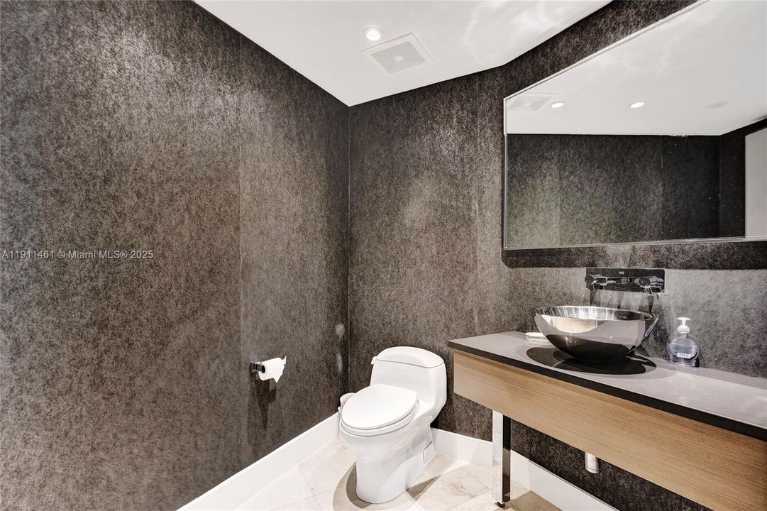 En Venta: $1,850,000 (3 camas, 2 baños, 1900 Pies cuadrados)