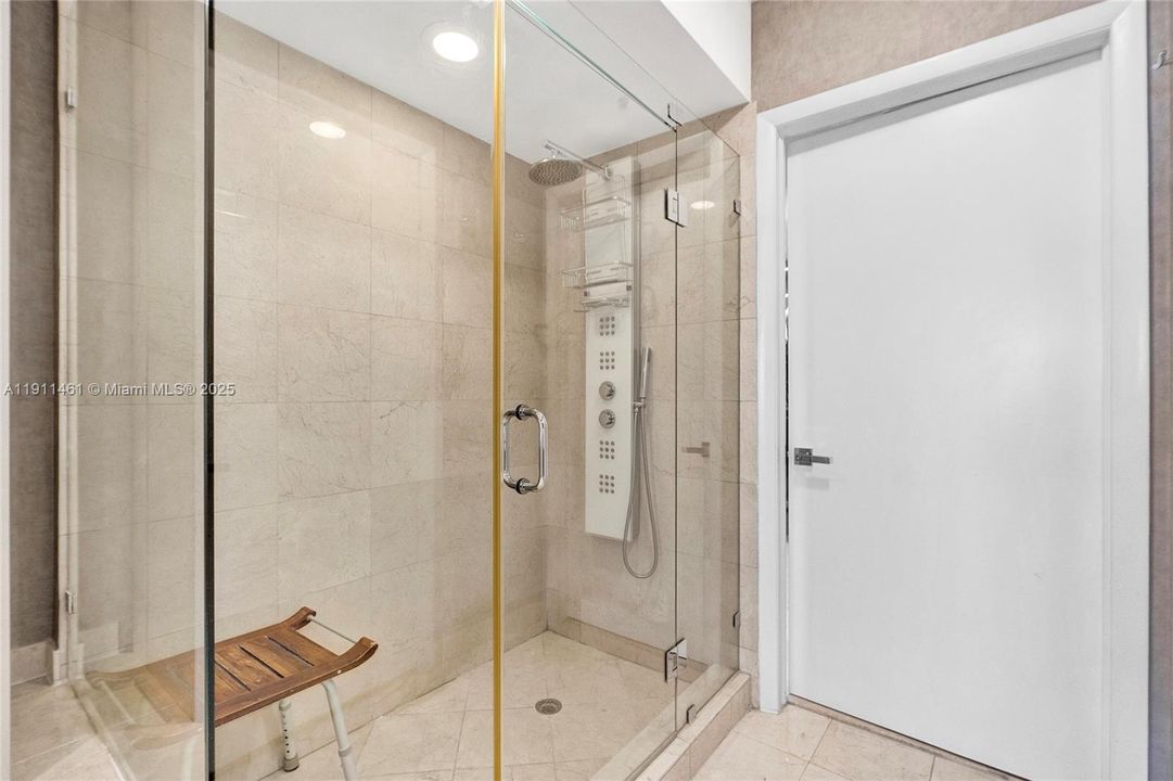 En Venta: $1,850,000 (3 camas, 2 baños, 1900 Pies cuadrados)