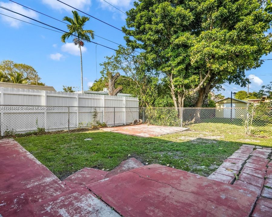 For Sale: $1,098,000 (0 beds, 0 baths, 2525 Square Feet)