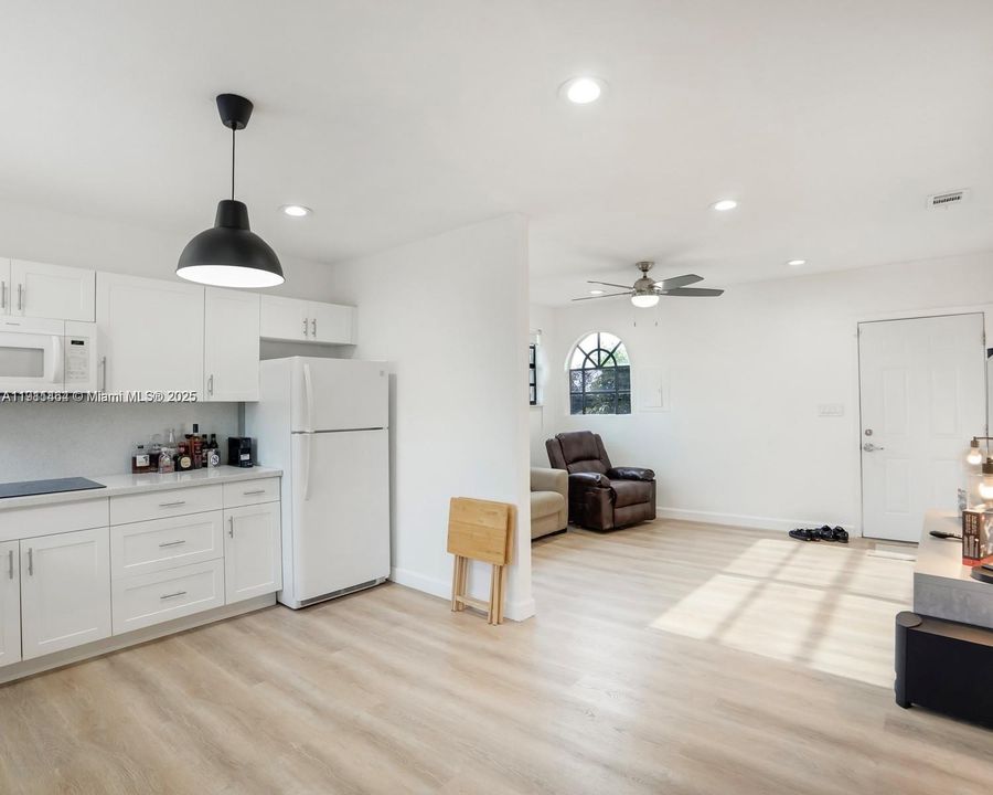 For Sale: $1,098,000 (0 beds, 0 baths, 2525 Square Feet)