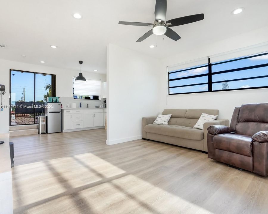 For Sale: $1,098,000 (0 beds, 0 baths, 2525 Square Feet)