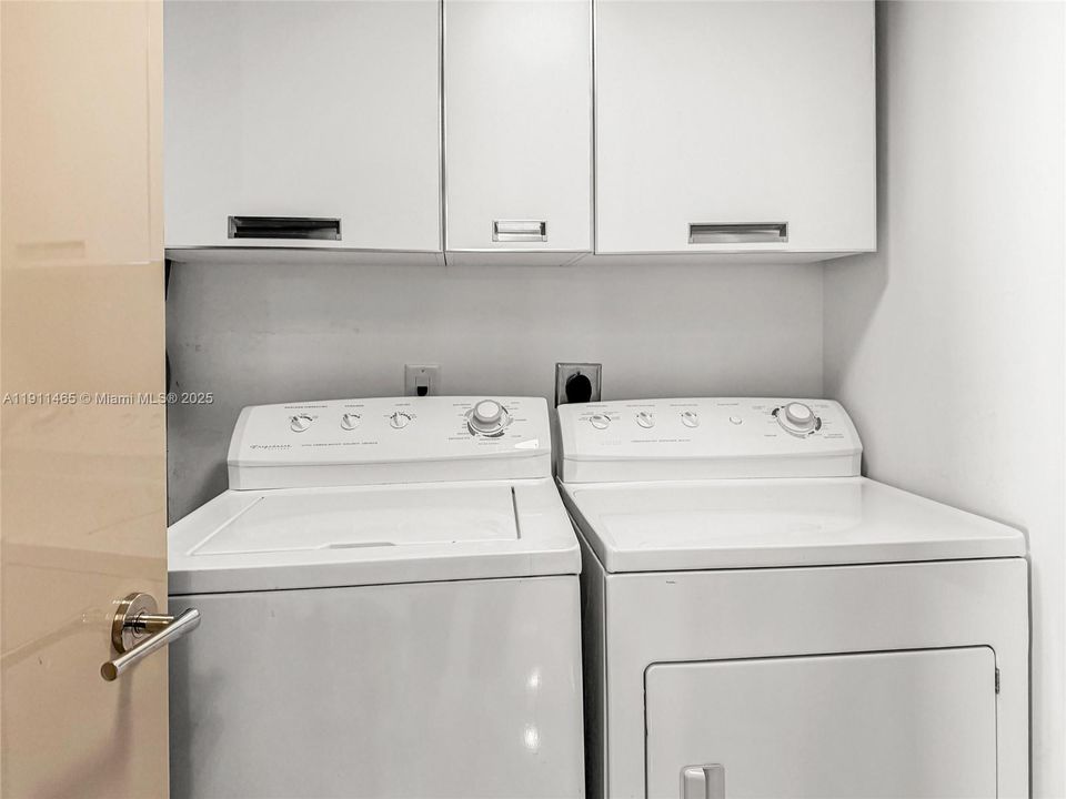 En Venta: $4,150,000 (3 camas, 3 baños, 4045 Pies cuadrados)