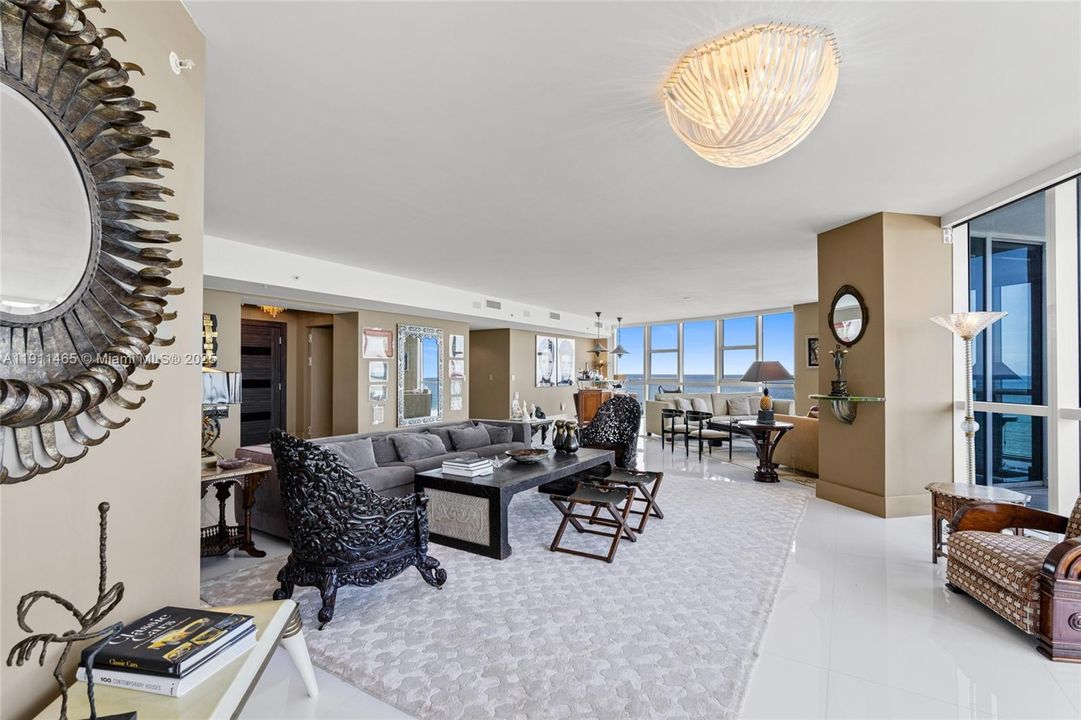 En Venta: $4,150,000 (3 camas, 3 baños, 4045 Pies cuadrados)