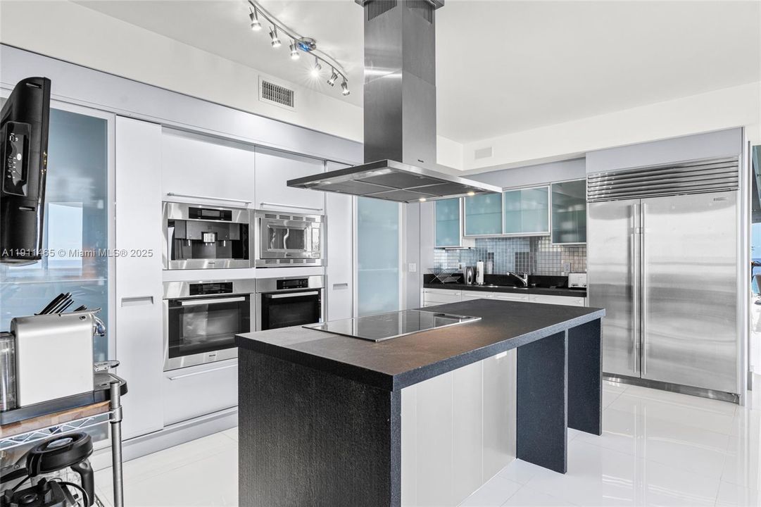 En Venta: $4,150,000 (3 camas, 3 baños, 4045 Pies cuadrados)