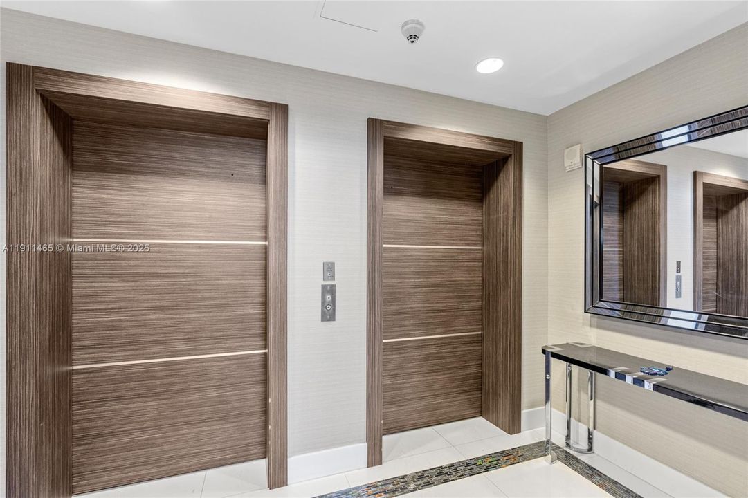 En Venta: $4,150,000 (3 camas, 3 baños, 4045 Pies cuadrados)