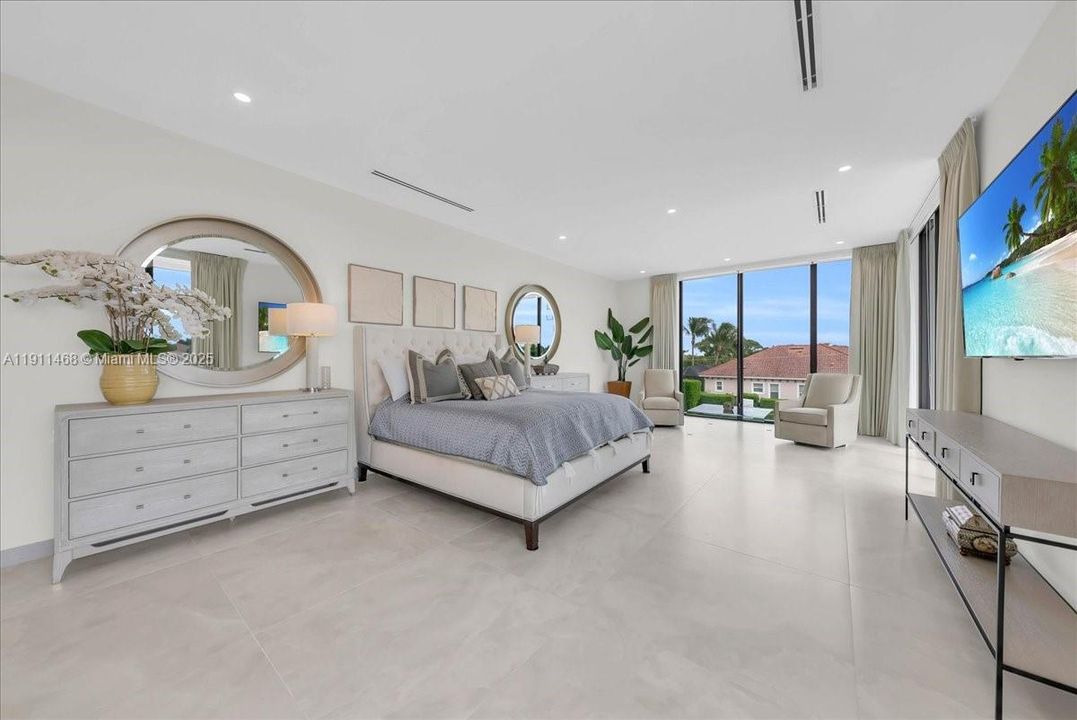 For Sale: $2,980,000 (4 beds, 4 baths, 5306 Square Feet)