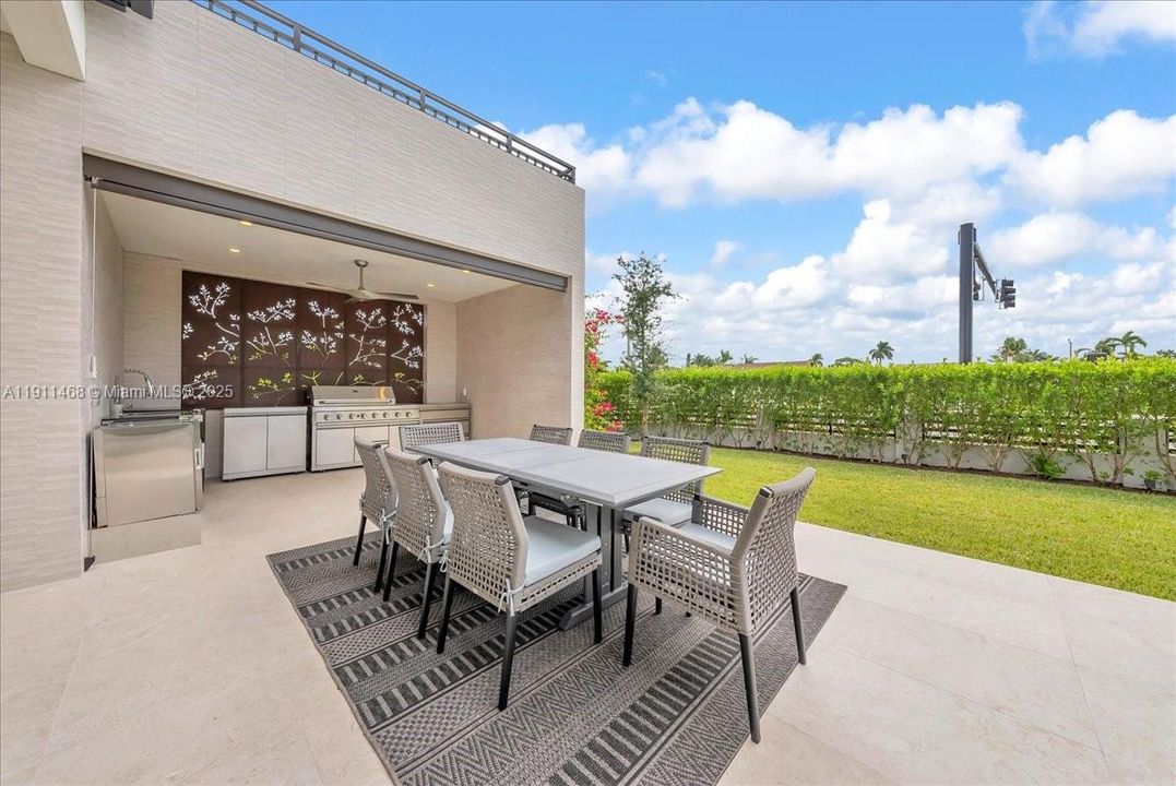 For Sale: $2,980,000 (4 beds, 4 baths, 5306 Square Feet)