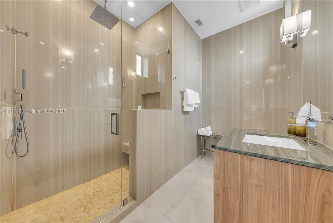 For Sale: $2,980,000 (4 beds, 4 baths, 5306 Square Feet)