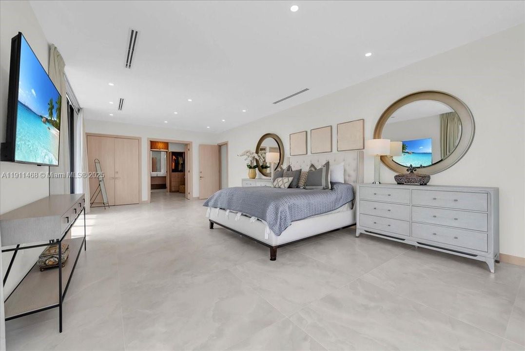 For Sale: $2,980,000 (4 beds, 4 baths, 5306 Square Feet)