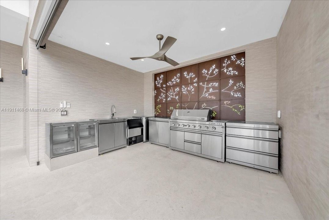 For Sale: $2,980,000 (4 beds, 4 baths, 5306 Square Feet)