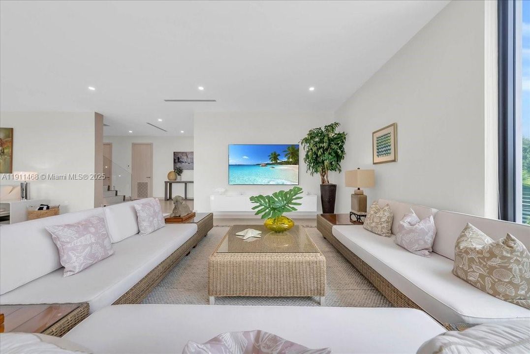 For Sale: $2,980,000 (4 beds, 4 baths, 5306 Square Feet)