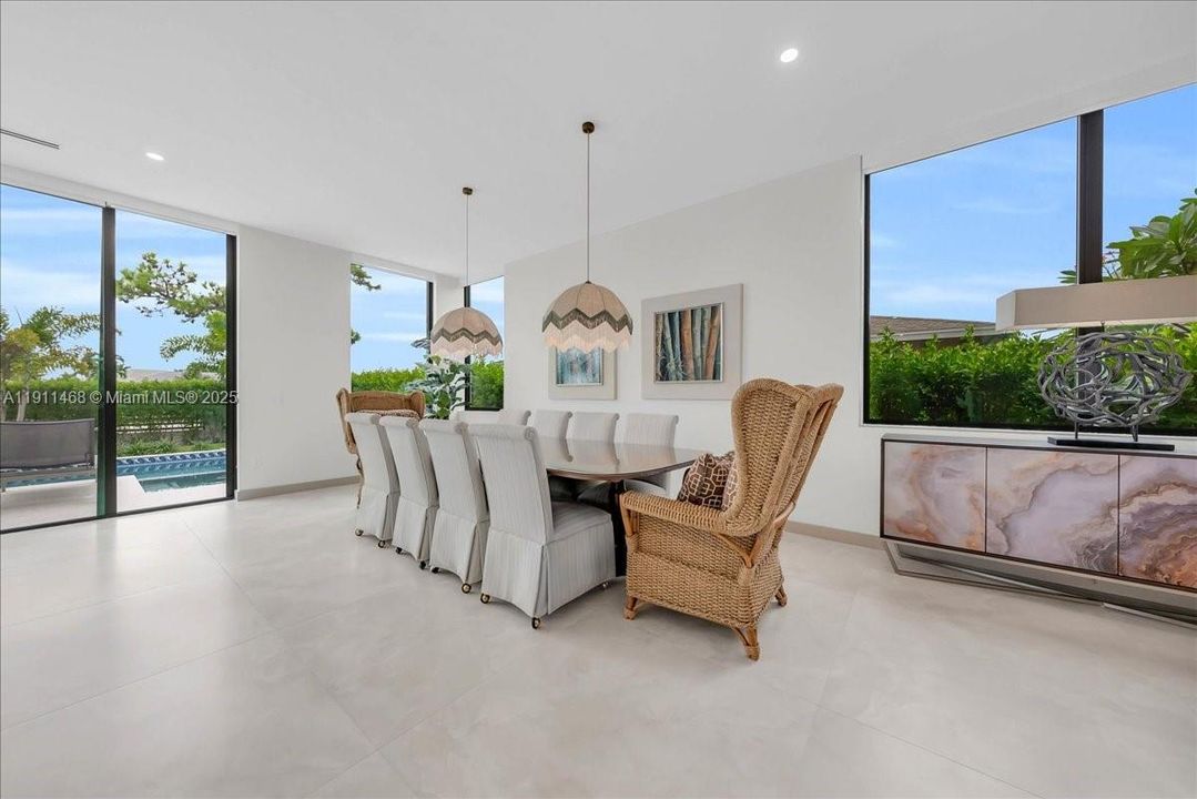 For Sale: $2,980,000 (4 beds, 4 baths, 5306 Square Feet)