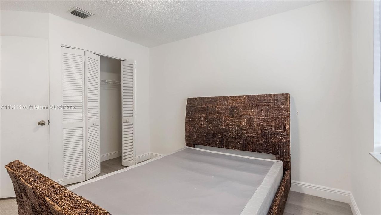 合同活跃: $439,900 (3 贝兹, 2 浴室, 1627 平方英尺)