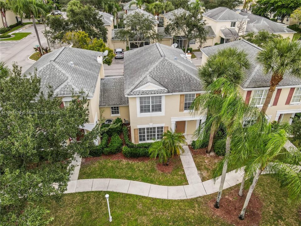 合同活跃: $439,900 (3 贝兹, 2 浴室, 1627 平方英尺)