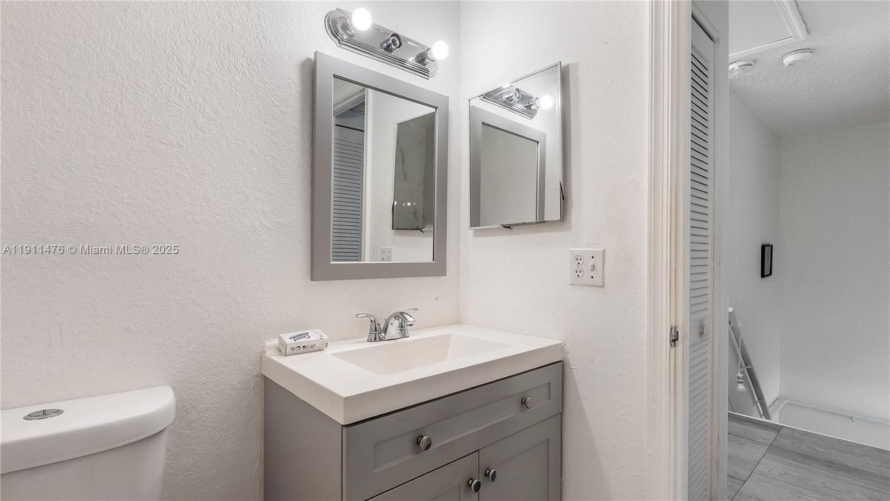 合同活跃: $439,900 (3 贝兹, 2 浴室, 1627 平方英尺)