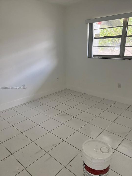 For Rent: $1,995 (2 beds, 1 baths, 741 Square Feet)