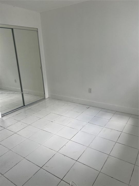 For Rent: $1,995 (2 beds, 1 baths, 741 Square Feet)