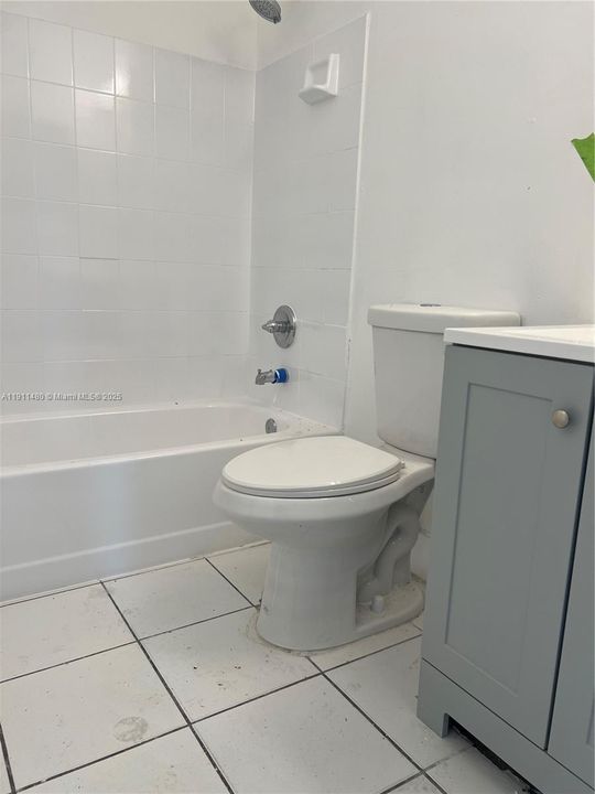 For Rent: $1,995 (2 beds, 1 baths, 741 Square Feet)