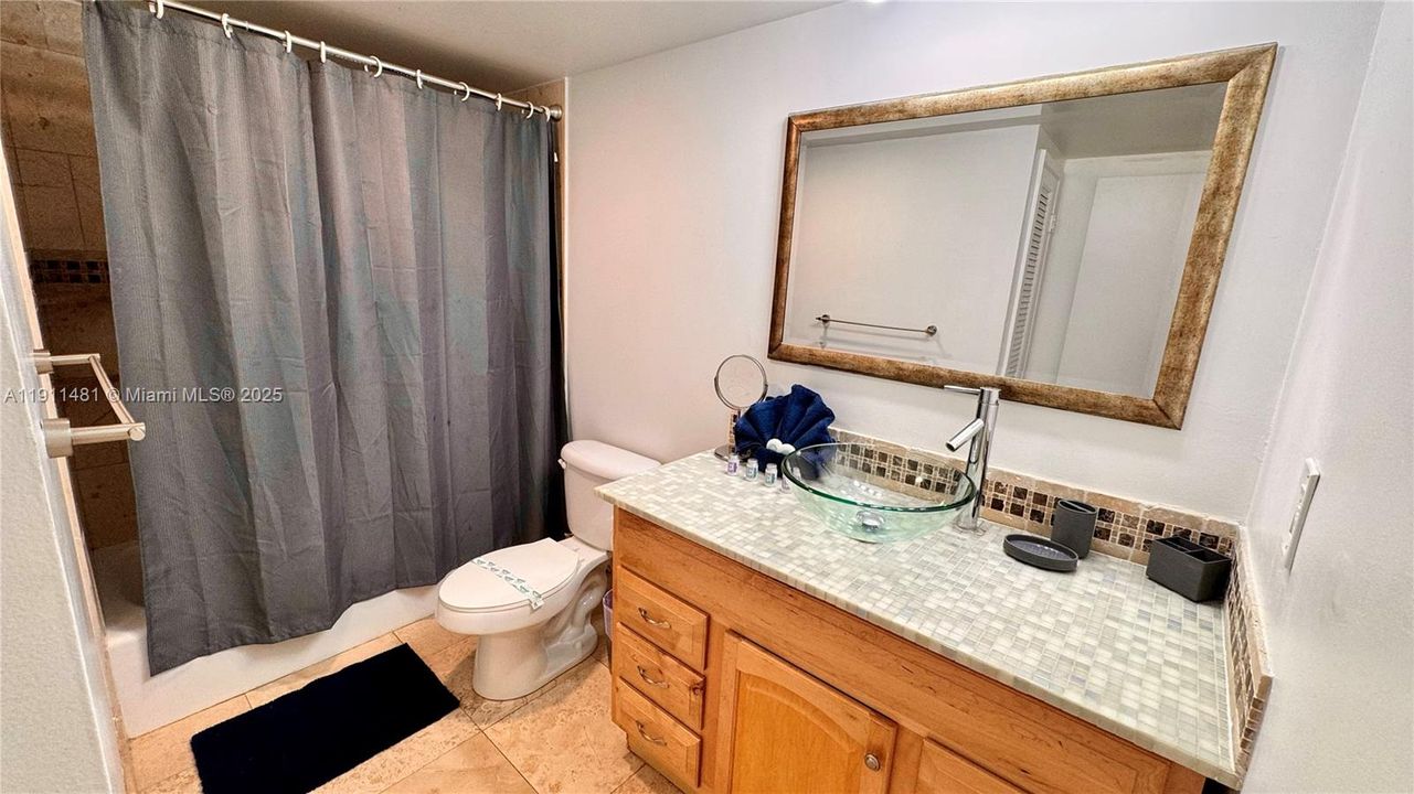 For Sale: $499,500 (1 beds, 1 baths, 1005 Square Feet)